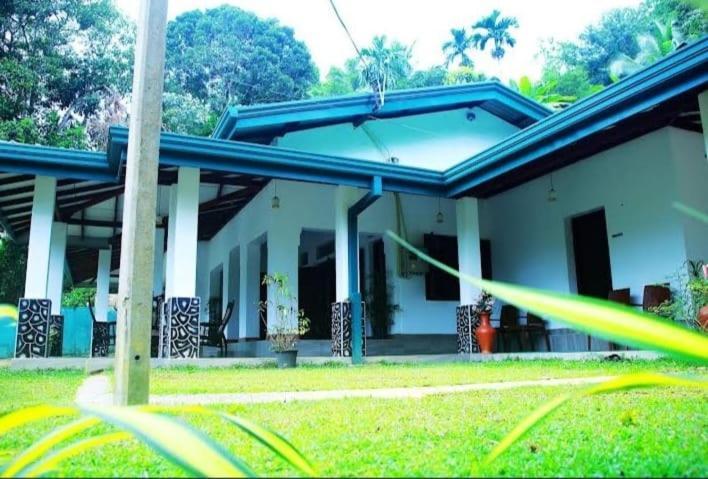 Salmanel Resort Ratnapura Esterno foto