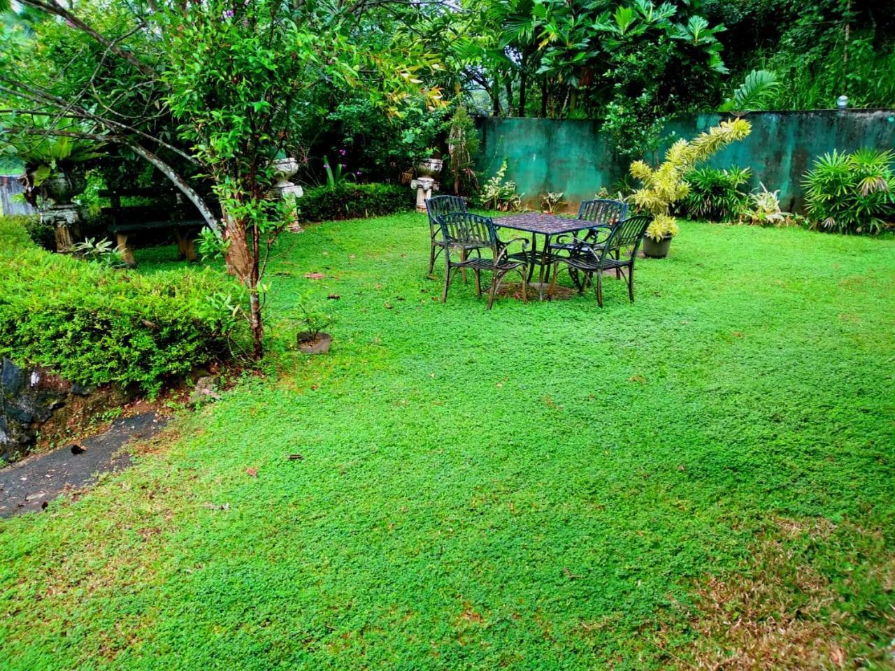 Salmanel Resort Ratnapura Esterno foto